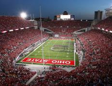 巴特勒巅峰对决，詹姆斯与40激战老鹰分钟，精彩发挥胜负难料！